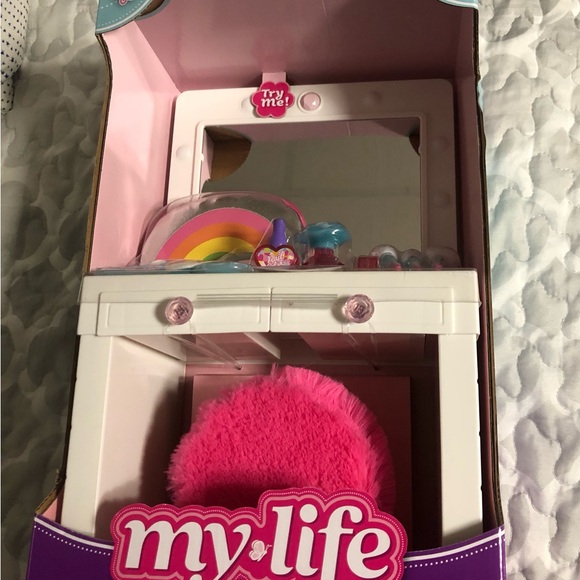 My Life as Vanity Playset - Picture 6 of 7